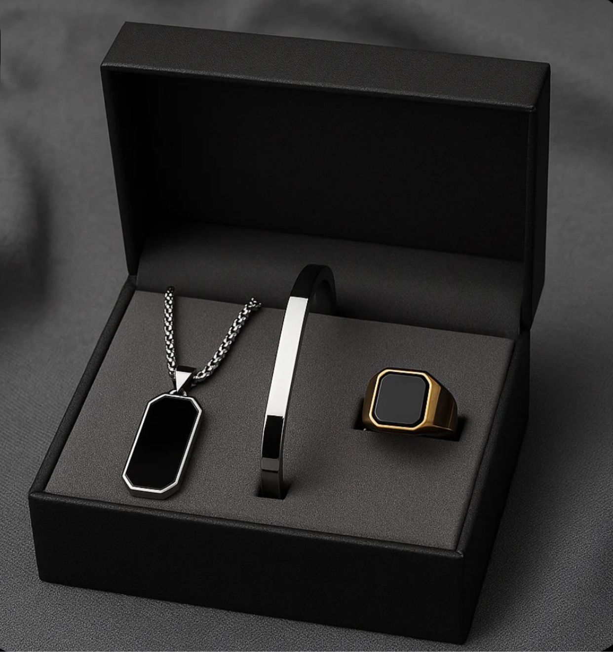 The Noir Prestige Men’s Jewelry Set